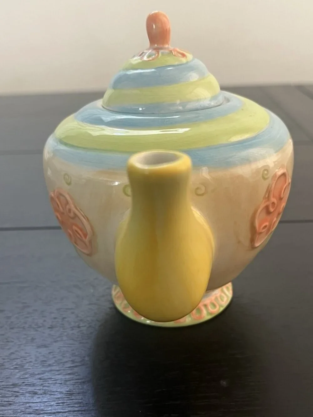 Oneida Country Bouquet Ceramic Teapot Multicolor Floral Raised Design Pastel 6in